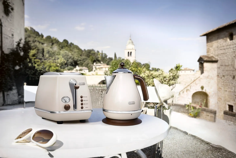Ấm đun nước Delonghi KBOV2001