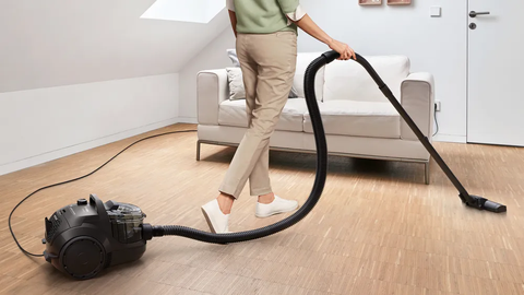 Máy hút bụi có dây Bosch BGS21WX100 Serie 4