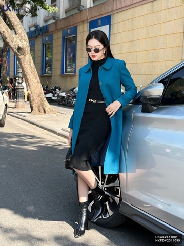 Khoác dạ cổ sen dáng dài UKAK2411001 ( Áo rời không kèm SM/CV/QU/PK )