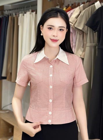 Sơ mi kẻ túi ốp phối cổ lịch sự, mới mẻ UKSM2504012