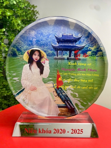 Kỷ niệm chương in ảnh tặng Giáo viên