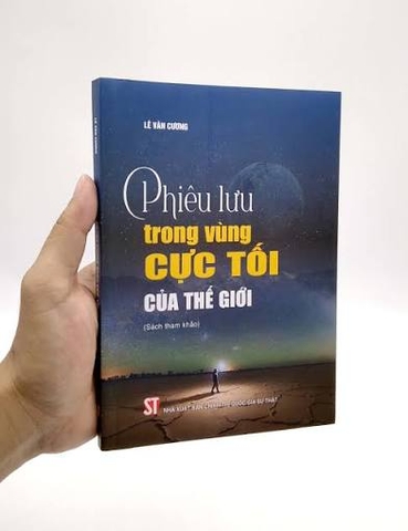 Phiêu lưu trong vùng cực tối của thế giới (Sách tham khảo)