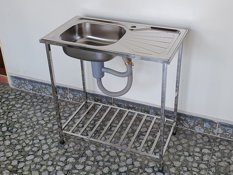Chậu rửa inox có chân, loại 1 hố 1 bàn nhỏ