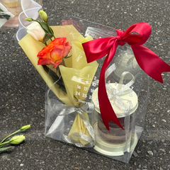 Set quà tặng 1 bánh kèm hoa (mica)