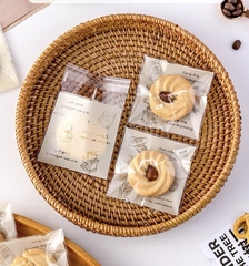 Túi dán mép vàng nhạt hình bánh mì 7x7cm (100c)