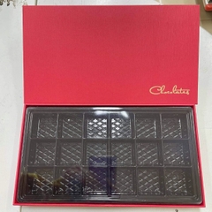Hộp socola 18 viên nắp mica