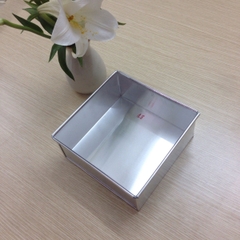 Khuôn vuông đế liền 18cm