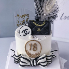 Túi nhựa Chanel hồng trang trí bánh