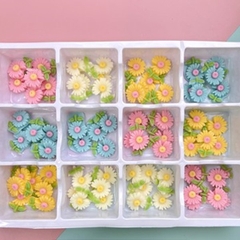 Kẹo trang trí hình cúc họa mi mix lá