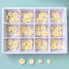 Kẹo trang trí hình hoa cúc trắng