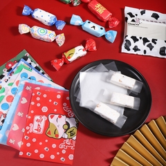 Giấy gói kẹo xoắn mẫu ngẫu nhiên (500c)