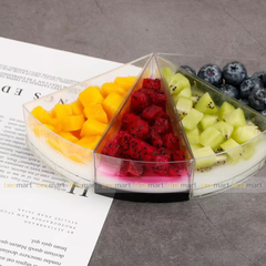 Hộp nhựa đựng bánh tam giác đế đen