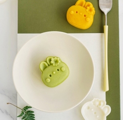 Khuôn trung thu lò xo 1 mặt thỏ hoa 50g