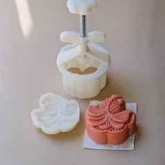 Khuôn trung thu lò xo cá vàng 1 mặt 150g