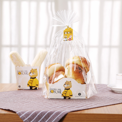 Túi và hộp giấy đựng bánh đế vuông thành thấp hình gấu 12*12*7cm (10c)