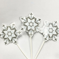 Que cắm bông tuyết đen trắng