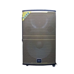 loa kéo di động màn hình Bose KT 915