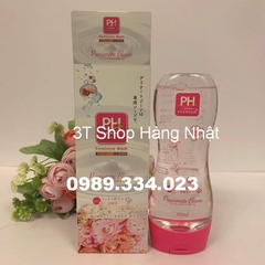 Dung dịch vệ sinh phụ nữ PH Premium hoa hồng