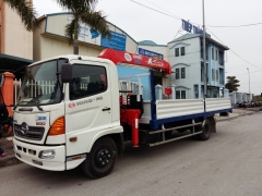 Xe tải Hino FC9JJSW gắn cẩu Unic 3 tấn URV343 – Xe tải cẩu 5 tấn Hino 500 Series