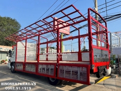 Xe Tải Hino 8 Tấn Mui Bạt Mở Cửa Hàng Rào Hất Lên Thùng Dài 8,9m