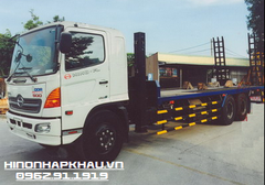 Xe tải Hino FL8JTSL nâng đầu chở máy công trình - Xe Hino 3 chân sàn dài chở máy chuyên dùng