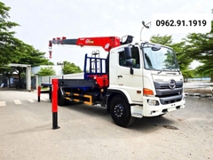 Xe Cẩu Unic 8 Tấn 5 Đốt URV805K Lắp Trên Hino 3 Chân 2 Cầu 6x4 FM8JW8A
