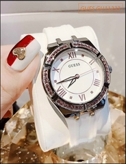 dong-ho-nu-guess-luxury-swarovski-silicone-trang-dep-gia-re-timesstore-vn