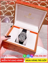 dong-ho-nu-hublot-f1-mat-vuong-full-da-swarovski-day-silicone-timesstore-vn