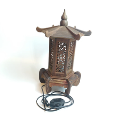 Đèn thờ gỗ trắc - Đèn trắc hoa văn