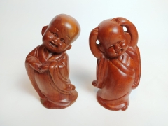 Chú tiểu chụm tay - HT_53020321