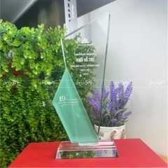 Kỉ niệm chương, biểu trưng pha lê, cúp pha lê