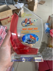 Kỉ niệm chương, biểu trưng pha lê, cúp pha lê