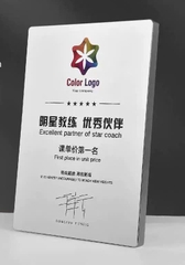 Bảng vinh danh bằng nhôm