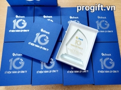 Kỉ niệm chương pha lê cánh buồm kỉ niệm 10 năm thành lập Công ty