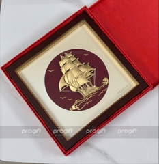 Tranh thuyền buồm mạ vàng - Thuận buồm xuôi gió