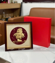 Tranh thuyền buồm mạ vàng - Thuận buồm xuôi gió