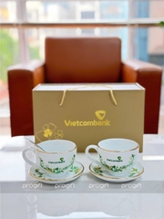 Vietcombank - Bộ tách sứ viền vàng họa tiết cổ điển sang trọng
