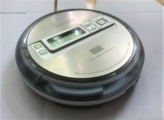 Máy nghe đĩa cd walknman philips  , máy nghe cd philips AXP 2550  có thiết kế mặt phay điểm nhựa trong để khi chạy bạn có thể nhìn thấy đĩa quay . Máy được thiết kế trang nhã , máy chạy được định dạng audioCd, audiocdmp3, chức năng chống shock