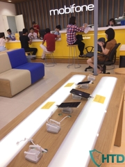 Thiết bị chống trộm điện thoại trưng bày tại mobifon
