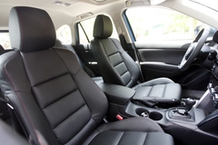 Ghế Mazda CX5 màu đen chỉ đỏ
