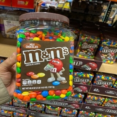 Chocolate M&M Milk Chocolate 1.7kg màu nâu (mua hộ)