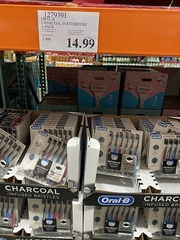 Bàn chải đánh răng than Oral-B Charcoal White (mua hộ)