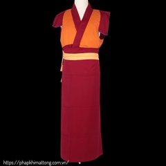 rang phục tu sĩ Lạt Ma