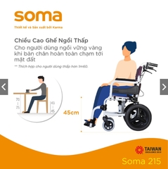 Xe lăn KARMA Soma 215 nhỏ gọn, tựa chân xoay hai bên