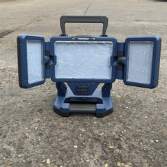 ĐÈN CHIẾU ÁNH SÁNG YAMASU YMS-MD50 PIN 21V