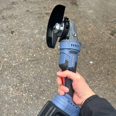 MÁY CẮT MÀI YAMASU YMS-MMP10101G2 DÙNG PIN 21V (CÔNG TẮC BÓP)