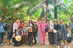 TOUR VIP 8 TỈNH MIỀN TÂY HÀNH TRÌNH VỀ MIỀN SÔNG NƯỚC – TRỌN VẸN HƯƠNG SẮC TÂY NAM BỘ