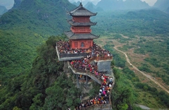 TP.HCM - HÀ NỘI - HẠ LONG - NINH BÌNH - TRÀNG AN – TAM CHÚC - SAPA - FANSIPAN