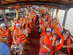 TOUR VIP 8 TỈNH MIỀN TÂY HÀNH TRÌNH VỀ MIỀN SÔNG NƯỚC – TRỌN VẸN HƯƠNG SẮC TÂY NAM BỘ