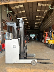 Xe nâng hàng, hiệu Nissan, động cơ điện, Model U01F15, Số khung R1G-18633, sx2011